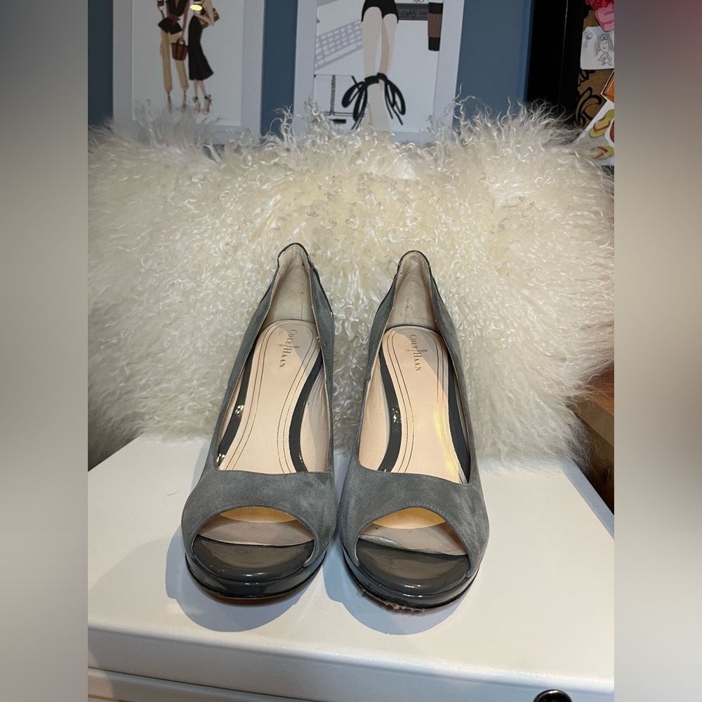 Cole Haan & Nike Grey Suede & Patent Leather Peep Toe Heels.
